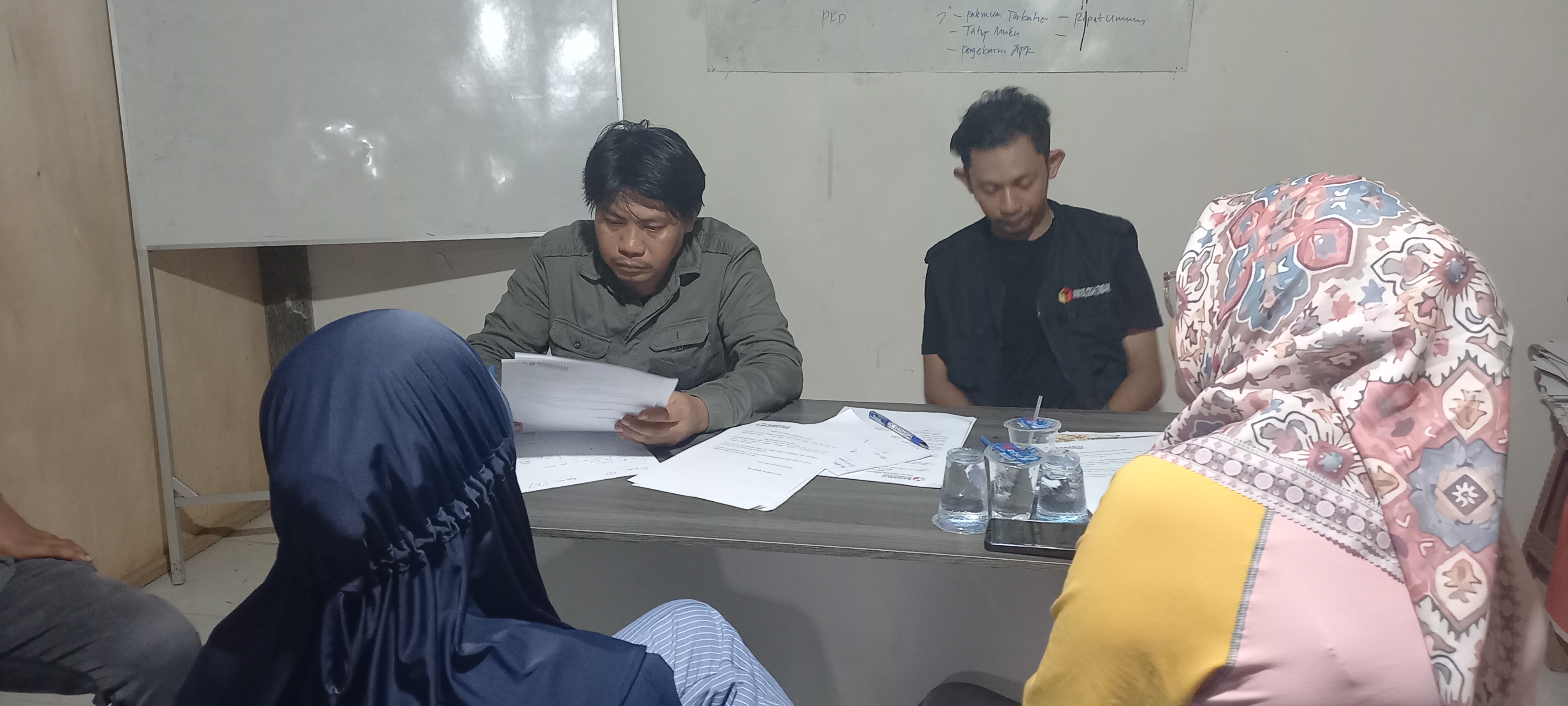 C Hasil di luar Kotak, Panwaslu Tempe klarifikasi PPS dan KPPS Lapongkoda</em>