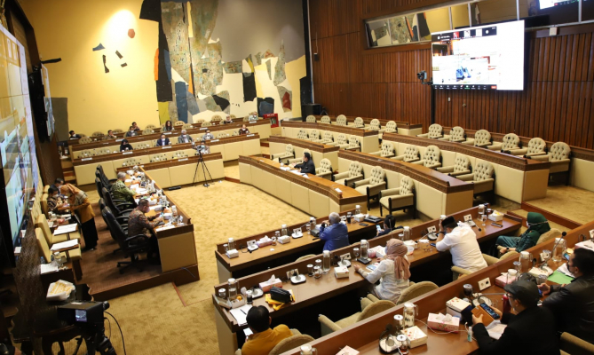 Komisi II DPR Tetapkan Lima Anggota Bawaslu Periode 2022-2027