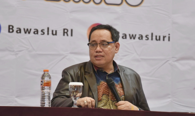 Orientasi Kelembagaan Bawaslu Provinsi Terpilih, Herwyn Sosialisasikan Perbawaslu Polhub sebagai Acuan Kerja