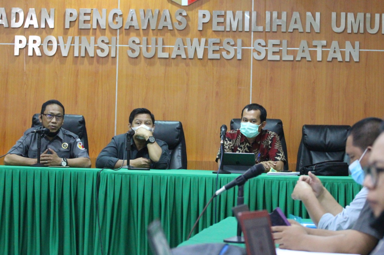 Sembilan Naskah Riset Bawaslu Sulsel Difinalisasi Bersama Pendamping Lokal