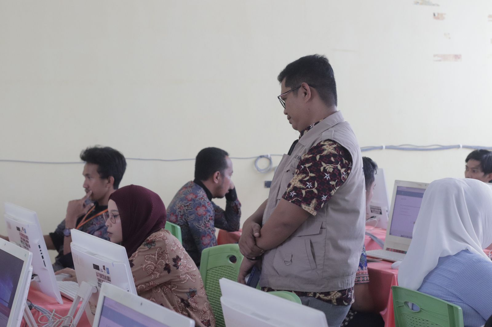 Listrik Padam Dua Kali, Tes Tertulis Panwascam Di Kabupaten Wajo Tetap Berjalan Lancar