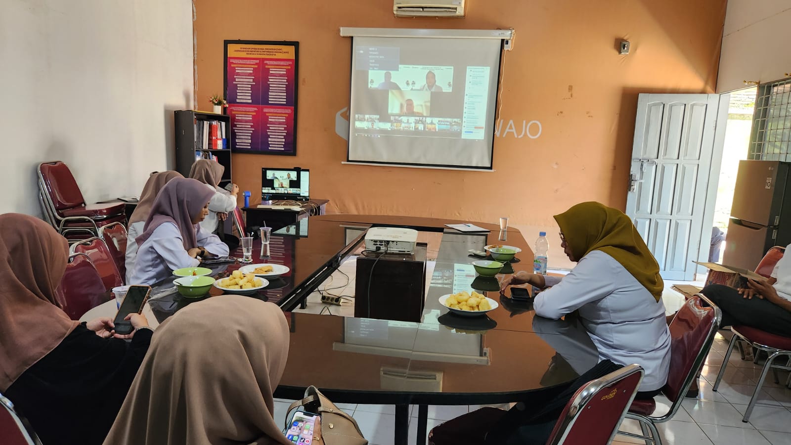 Bawaslu Wajo pada momen peresmian LMS Bawaslu RI