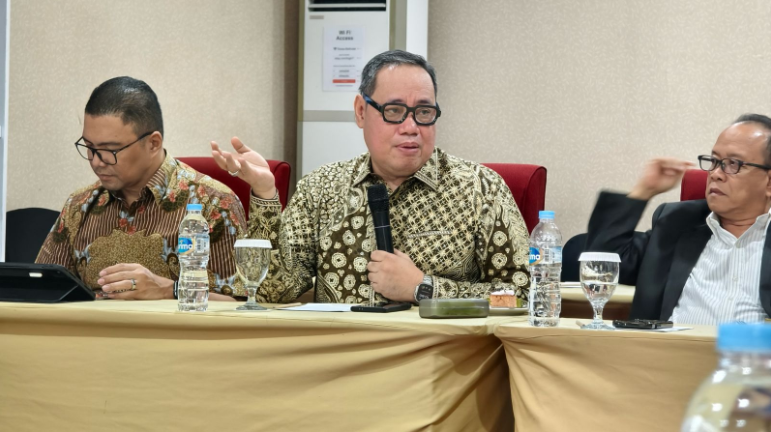 Anggota Bawaslu RI Herwyn JH Malonda dalam Fokus Grup Diskusi (FGD) Penguatan Tata Kelola Kelembagaan Pengawas Pemilu di Palu, Sulawesi Tengah, Rabu (1/4/2026).