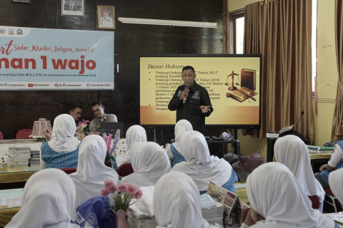 Bawaslu Kabupaten Wajo Gelar Konsolidasi Demokrasi di SMA Negeri 1 Wajo