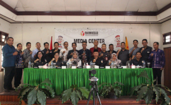 Lolly : Masyarakat Harus Teredukasi Soal Pengawasan Lewat Kerja Kehumasan