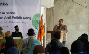 Bawaslu Sul-Sel Resmikan Desa Sadar Pengawasan Dan Anti Politik Uang Di Desa Kalola Kabupaten Wajo