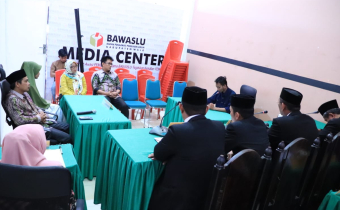 \n<p style="text-align: center