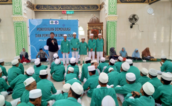 Bawaslu Wajo Ajak Santri As'Adiyah Berintegritas Sejak Dini